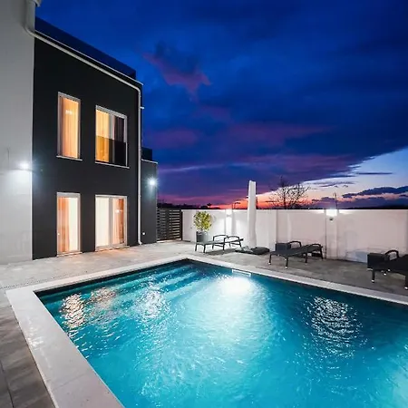 D-palace Apartments-olive Tree *