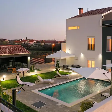 D-palace Apartments-olive Tree アパート *